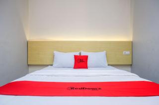 RedDoorz near Stasiun Batang - 8