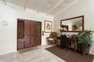 Muri Beach Villa - 2