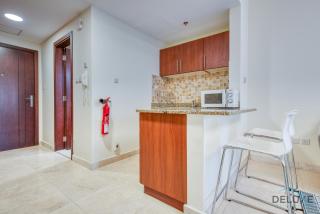 Pleasant Studio at Safir Tower 1 Business Bay by Deluxe Holiday Homes - Dubai - 2