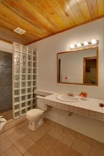 Parrot Cove Lodge - Hopkins - 1
