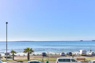 Beachfront Apartment with Wi-Fi! - Cape Town - 3