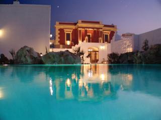 Hotel Masseria Fortificata Donnaloia - 0