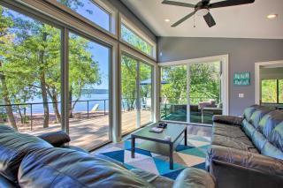 Modern Beachfront Oasis in Stockholm with Dock! - Stockholm - 0