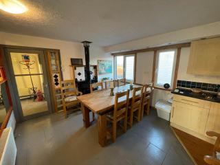Self Catering Spacious open plan 3 bed apartment with sea views - 2