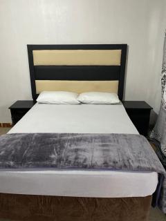 Soweto Towers Guest Accommodation - Soweto - 1