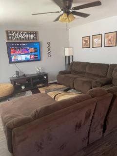 Comfy 3 Bed 2 Bath EZ Access To Santa's Wonderland - College Station - 0