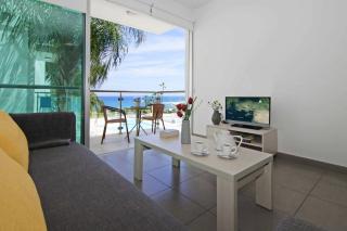 Niovi - Coralli Beachfront Apartment - 0