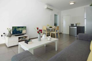 Niovi - Coralli Beachfront Apartment - 4