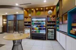 Holiday Inn & Suites Phoenix Airport by IHG - 1