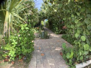 Las Palmas Cottage at Casas de la Playa - Central In the Heart of Downtown and Steps to the Beach! - Flagler Beach - 7