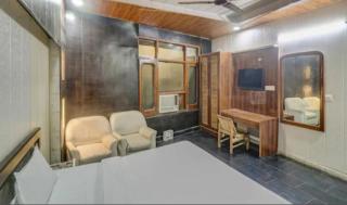 Hotel Royal Plaza, 4 min from Chandigarh Railway Station - 1