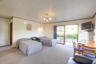 AAA Thames Court Motel - 8