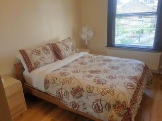 London Luxury 2 Bedroom Apartment 5 min from tube station with free parking - Wanstead - 9