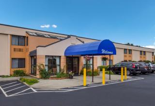 All Seasons Inn & Suites - Smithfield - 7