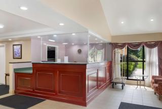 All Seasons Inn & Suites - Smithfield - 4
