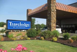 Travelodge by Wyndham Coffeyville - Coffeyville - 0