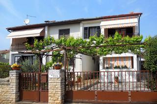 Apartments with parking space Porec - 7033 - Poreč - 0