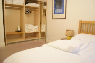 2-Bed Apartment Sleeps 4 with Wi-Fi - 2