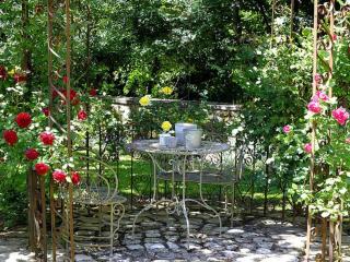 Charme et authenticité : gîte pour 4 pers. en bord de rivière avec jardin enchanteur en Sarthe - FR-1-410-236 - 6