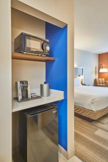 Holiday Inn Express Hotel & Suites Medford-Central Point by IHG - Central Point - 3