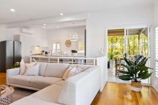 By the beach 2 beach side 3 bedroom 2 bathroom home - Alexandra Headland - 7