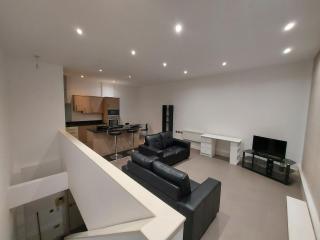 Feel At Home, Nottingham City Centre, Opposite Crowne Plaza - 7