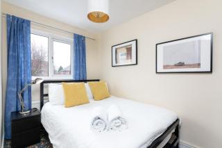 22 Scaife Gardens · Lovely 2-Bed York Townhouse with Free Parking - Pass the Keys - 2
