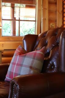 Bunnahahbain - Two Bedroom Luxury Log Cabin with Private Hot Tub - 4