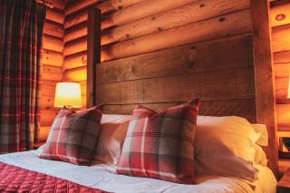 Tomatin - Luxury Two Bedroom Log Cabin with Hot Tub - Berwick-Upon-Tweed - 6