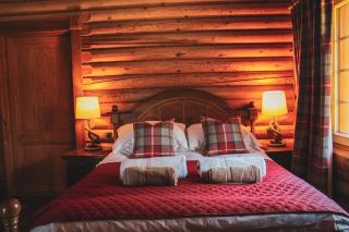 Tomatin - Luxury Two Bedroom Log Cabin with Hot Tub - Berwick-Upon-Tweed - 4