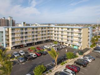 Coastal Palms Inn and Suites - 9