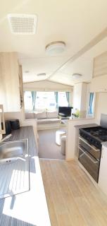 Summer Breeze Caravan, PG160 Golden Palm Resort, Skegness - 3