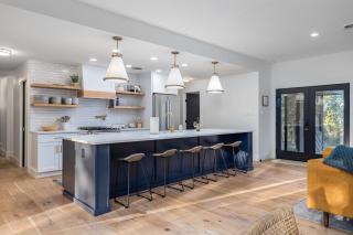 Amazing Modern Farmhouse Retreat w/ 2 Suites - Canyon Lake - 0