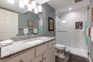 B 59-11 3rd Night & Golf Free in Sept Oct-Awesome New Listing-3BD 3BA Beauty-Close to SDC & Strip - Branson - 2