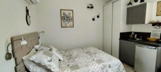Au Pied du Mur - 2