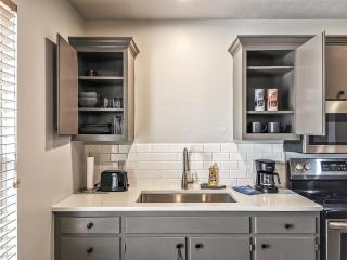 Freestanding 1 Bedroom Cabin - 9