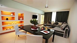 Cosmopolitan Hotel - 4