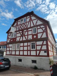 Apartments & möblierte Zimmer in Kahl am Main, kontaktloser Self Check-in, W-Lan, Schreibtisch, Duschbad, Küchenzeile, PKW-Plätze - Kahl am Main - 0