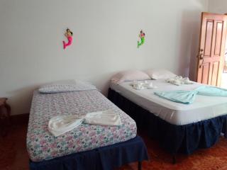 Hostal Bullshark - Cuatro Esquinas - 5