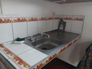 Hostal Bullshark - Cuatro Esquinas - 2