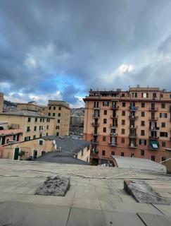 A roof in the city - 1