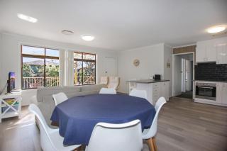 Barralong Beach House - Hawks Nest - 5