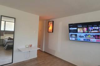 habitacion, tipo hotel 4 personas aire acond, independiente, nuevo TV smart 60 pulgadas D9 - Ciudad Valles - 1