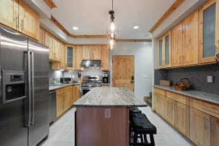Modern Condo - EV Plug In - SM 301 - Bear Valley - 4