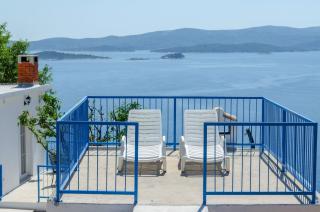 House Deja Blue - 5