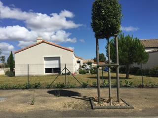 Maison Familiale à Longeville-sur-Mer, Proche Plage et Commerces, Terrasse et Jardin Clôturé - FR-1-336-78 - Longeville-sur-Mer - 3