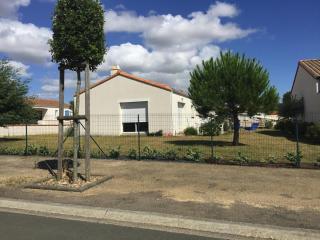 Maison Familiale à Longeville-sur-Mer, Proche Plage et Commerces, Terrasse et Jardin Clôturé - FR-1-336-78 - 2