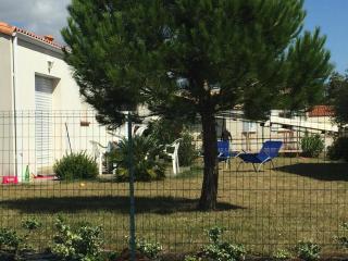 Maison Familiale à Longeville-sur-Mer, Proche Plage et Commerces, Terrasse et Jardin Clôturé - FR-1-336-78 - Longeville-sur-Mer - 1