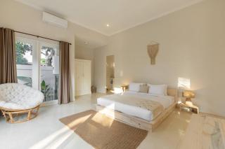 3BR Private Pool Villa D Yoo By OriVista - Canggu - 5