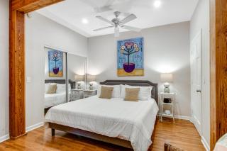 Historic City Market - Loft Off Broughton Too - Savannah - 3